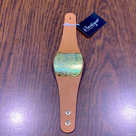 Hammered Metal Vegan Light Brown Leather Bracelet - Picture 2 of 5